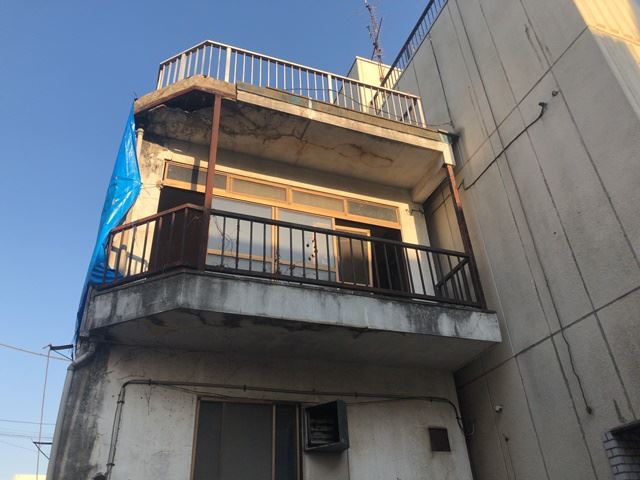 東京都江東区潮見の 鉄骨2階建て建物解体工事前の様子です。