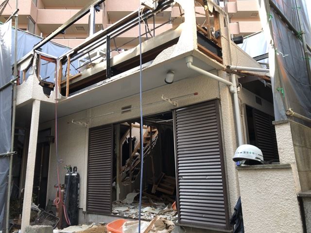 東京都品川区南大井の 鉄骨2階建て建物解体工事中の様子です。