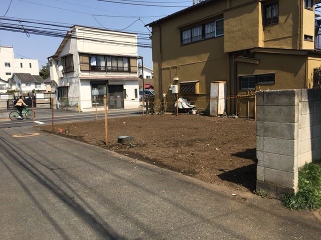 東京都三鷹市大沢の 鉄骨2階建て建物解体工事後の様子です。
