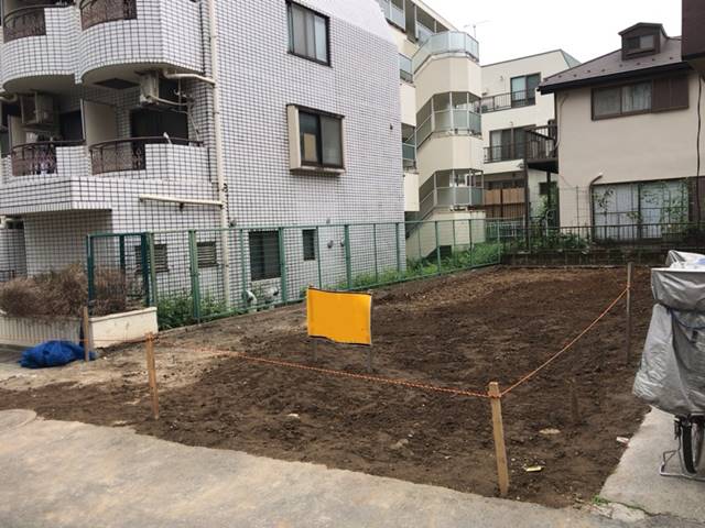 東京都世田谷区駒沢の木造・鉄筋コンクリート造地下1階地上2階建て建物解体工事後の様子です。