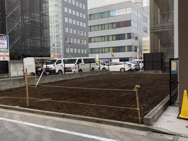 東京都立川市柴崎町のコインパーキングアスファルト撤去工事中の様子です。