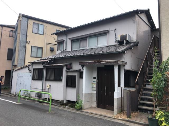 東京都練馬区旭丘の木造2階建て家屋解体工事前の様子です。