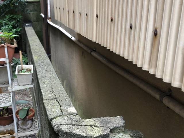 東京都大田区中央のブロック塀撤去工事前の様子です。
