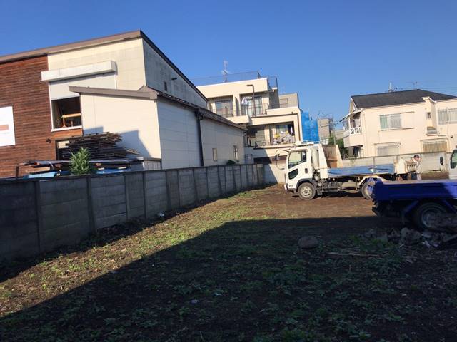 東京都武蔵野市吉祥寺東町の万年塀撤去工事前の様子です。