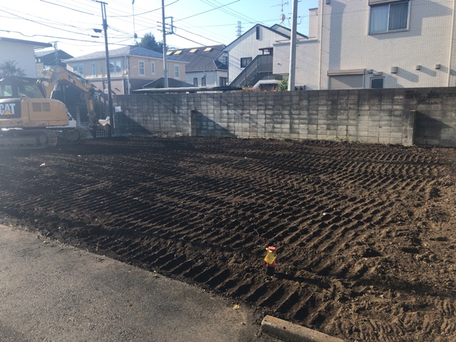 東京都国分寺市内藤のブロック、フェンス新設工事前の様子です。