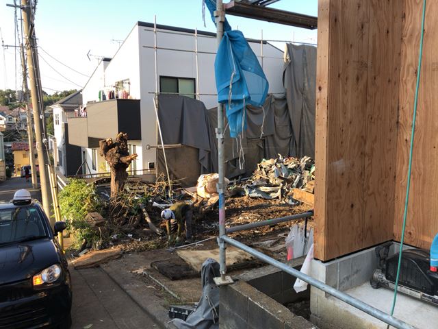 木造2階建て解体工事(横浜市神奈川区菅田町)工事中の様子です。